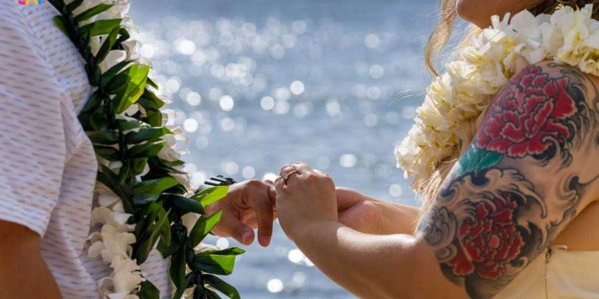 Experience The Beauty Of Hawaii With Top Oahu elopement photographer