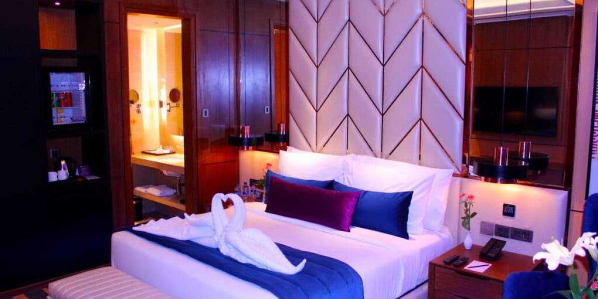 Luxurious Stay: Best Hotel Rooms in Thane : Planet Hollywood Thane