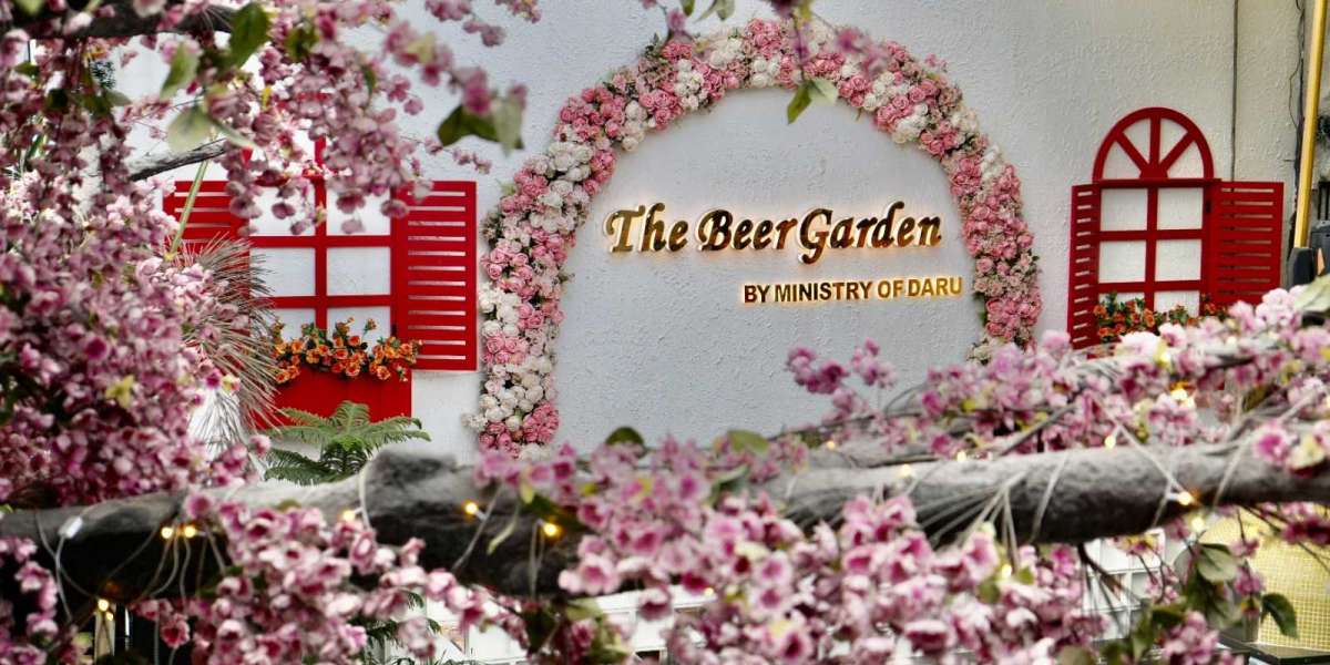 Enjoy The Beer Garden Nightlife: Bars and Best Restaurants in Noida