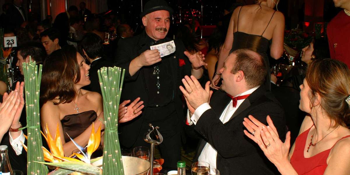 How to Hire a Magician in London for Your Corporate Event