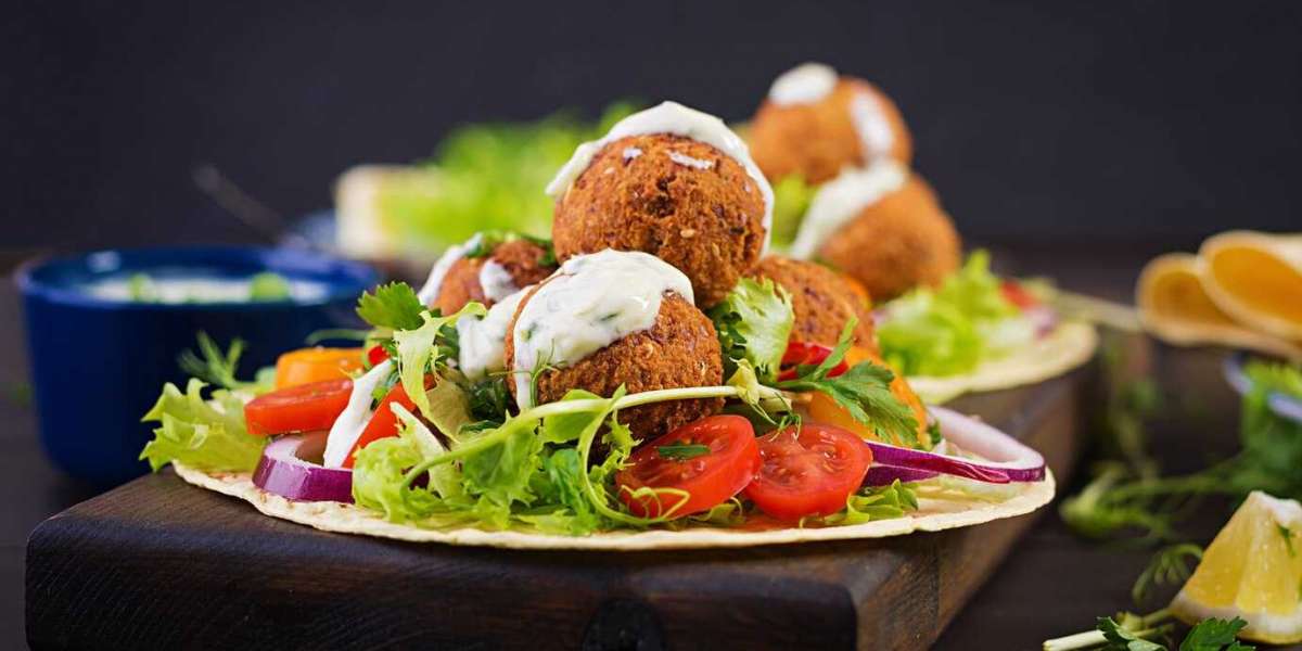 Falafel Sandwich: A Crispy, Flavorful, and Nutritious Delight