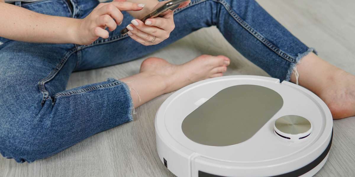 Guide To Best Robot Vacuum For Large House: The Intermediate Guide For Best Robot Vacuum For Large House