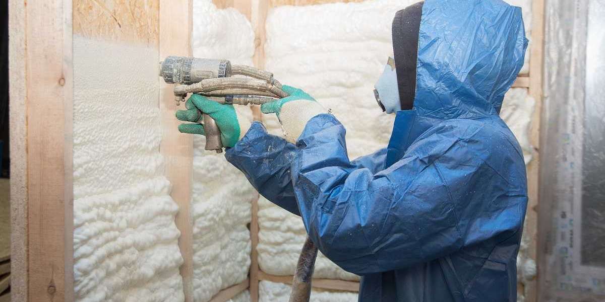 How Spray Foam Insulation Protects Your Home Year-Round