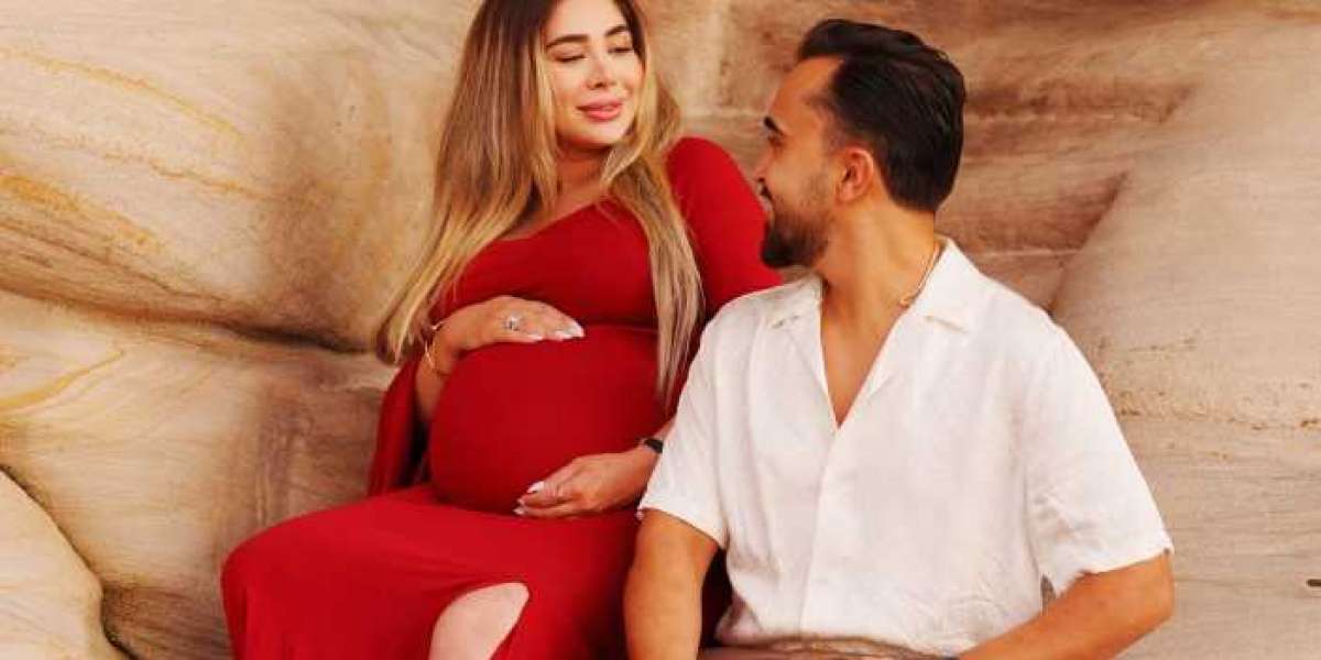 Why Every Mum-To-Be Deserves A Maternity Photographer In Sydney