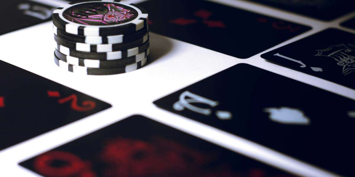 Sikkerhed og ansvarligt spil i online casinoer: Hvad spillere skal være opmærksomme på i 2025
