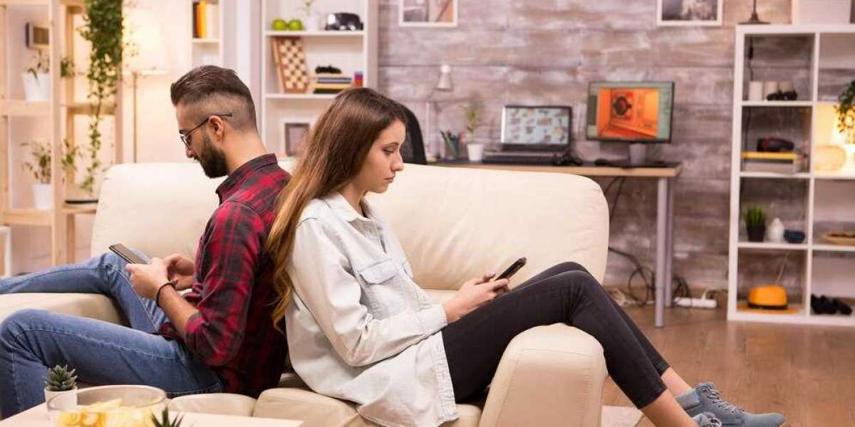 Thinking About Online Couples Therapy? What Are the Top Benefits?