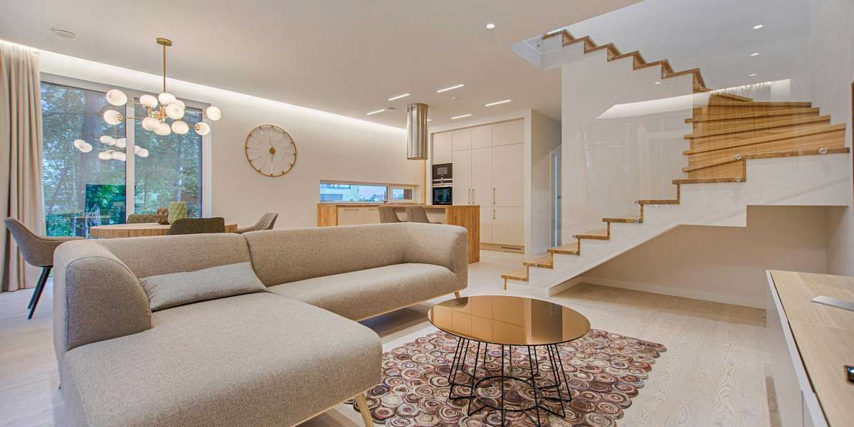 Choosing the Right Flooring for Pets