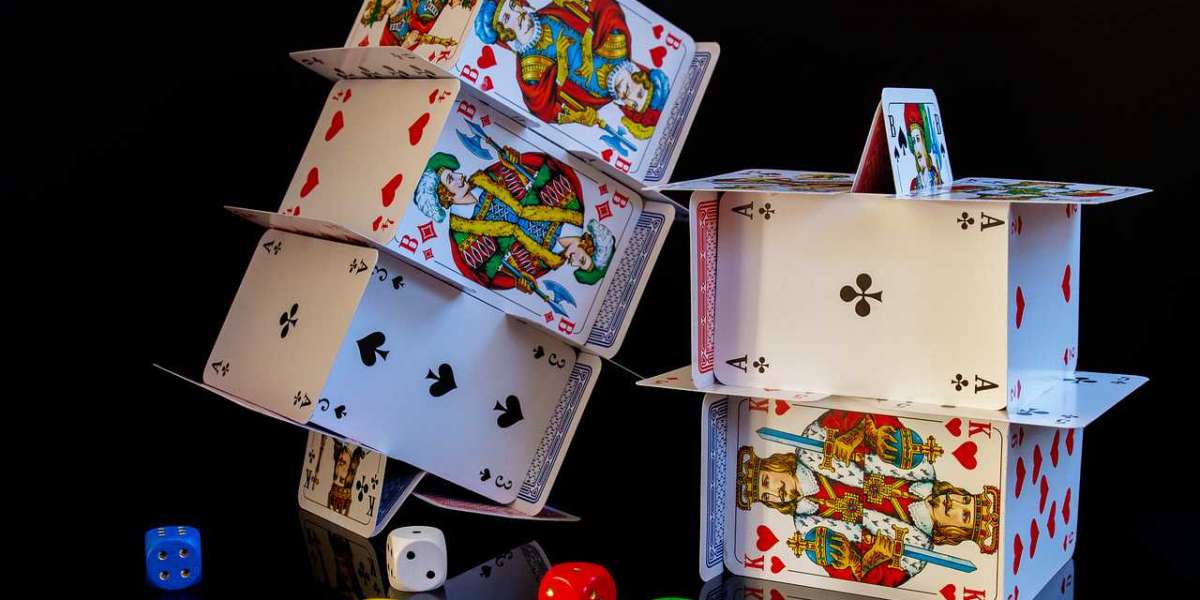 Comparative Analysis of Online Casino Loyalty Programs: What Makes Them Stand Out in 2025