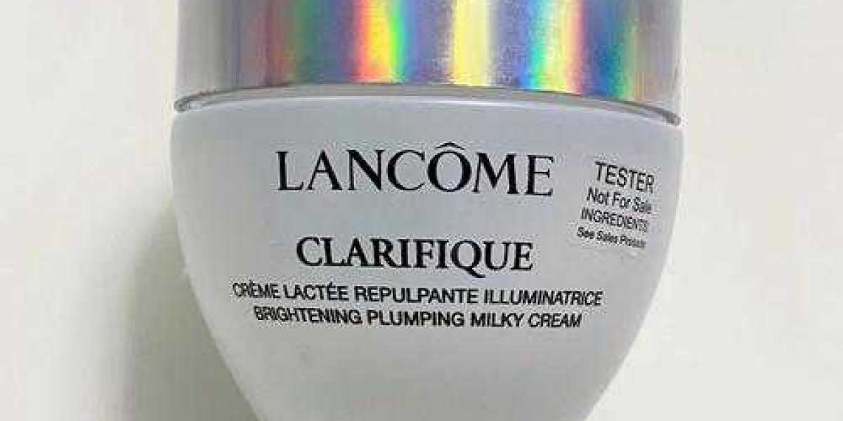 蘭蔻Lancome人氣推薦｜蘭蔻粉餅、化妝水、小黑瓶、超极光亮白弹嫩保湿霜解析